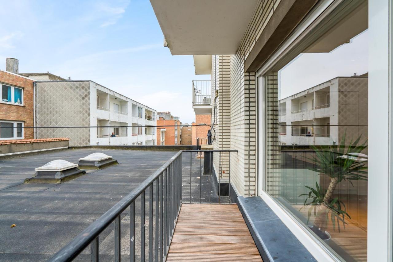 Modern And Bright Seaside App W Seaview & Terrace